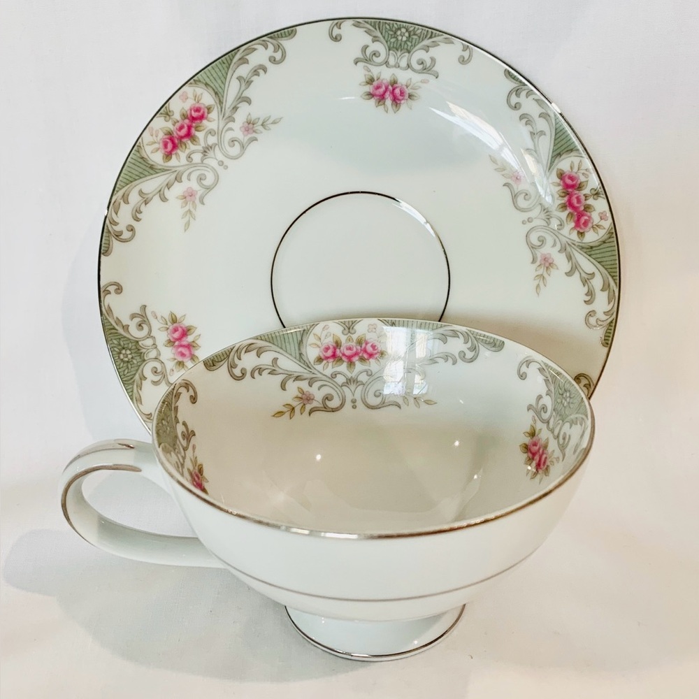 MIKASA Valentine Vintage Pink Roses Platinum Trim Footed Cup & Saucer Set Japan